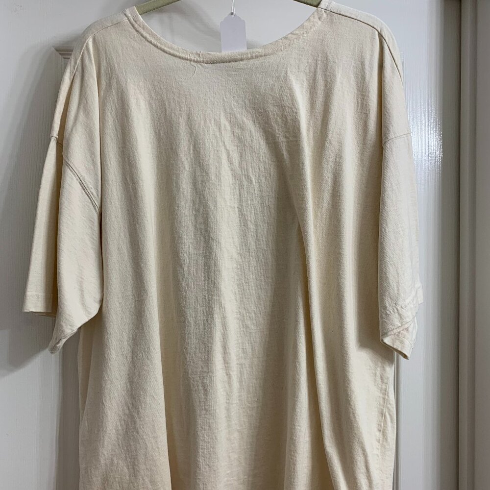 Venezia Women's Oatmeal Color T-Shirt, Size 26/28 - Picture 3 of 5